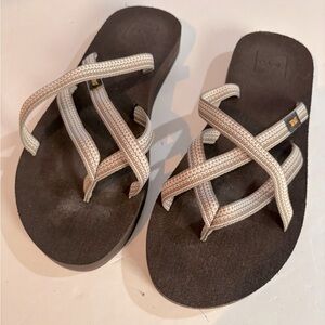TEVA Khaki Color Thong Tie SANDALS 7